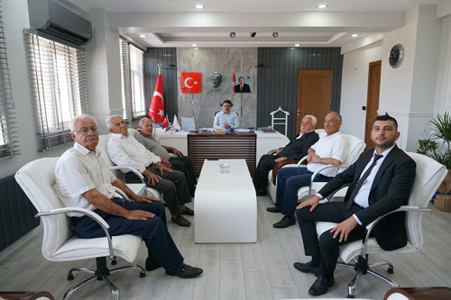 GENÇLİK KOLLARI BAŞKANI CİHAN KARABULUT VE AK PARTİ YÖNETİM KURULU ÜYELERİ , KAYMAKAMIMIZ SN. MUHAMMED YILMAZ'A HAYIRLI OLSUN ZİYARETİNDE BULUNDULAR